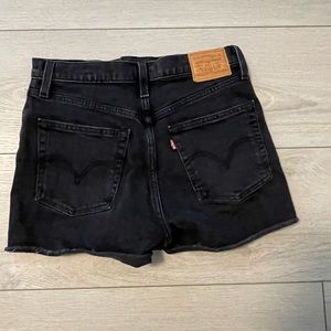 Black Levi’s Shorts